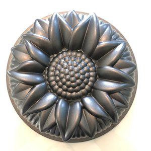 Nordic Ware Cast Aluminum Sunflower Bundt Cake Pan